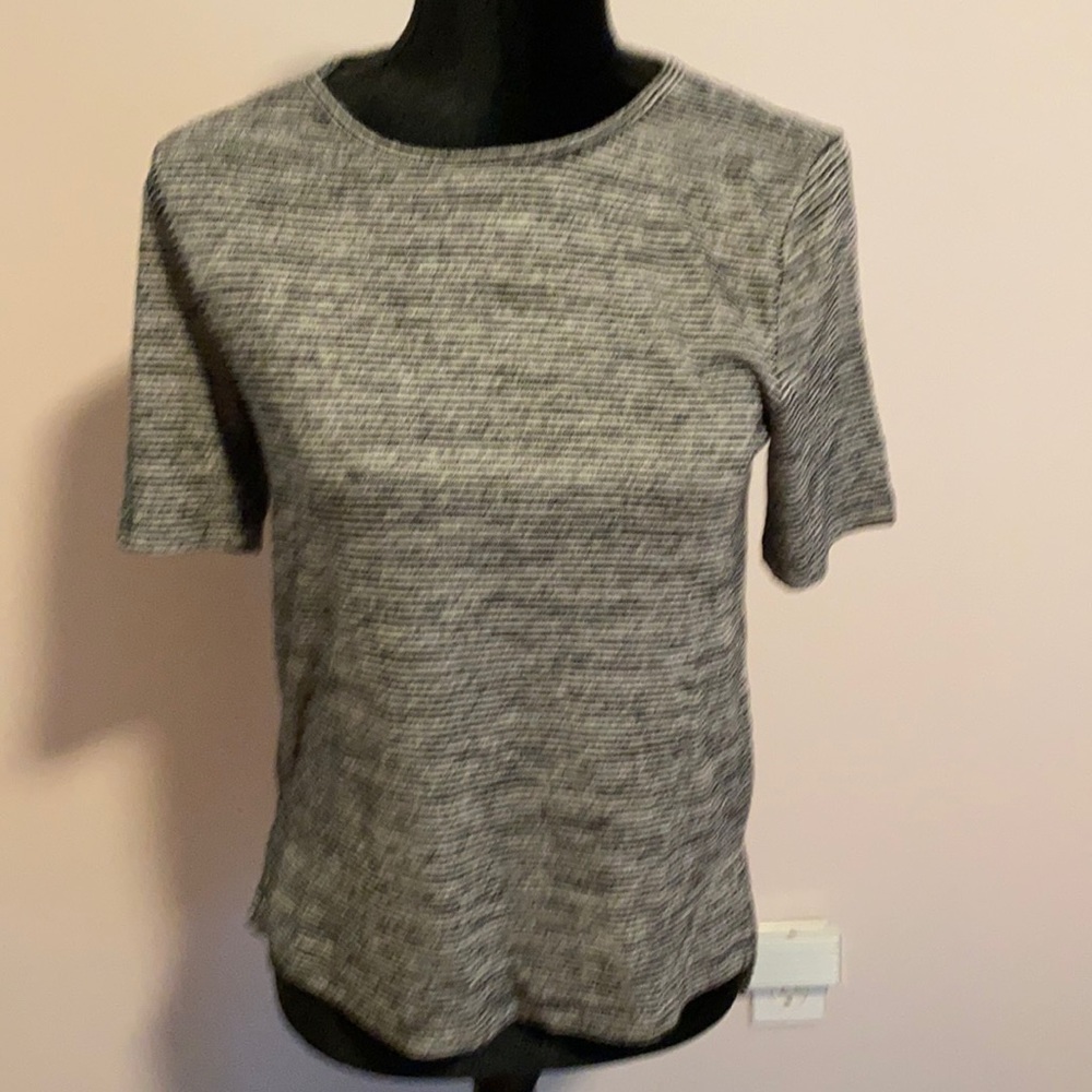 Banana Republic SS crew top